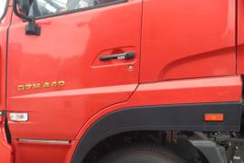 斯太尔D7M&nbsp;牵引车外观                                                图片