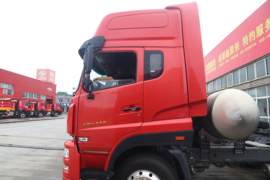 斯太尔D7M&nbsp;牵引车外观                                                图片