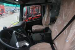 中国重汽成都商用车 斯太尔D7M重卡 440马力 6X4 LNG牵引车(国六)(CDW4253V3841F1L)