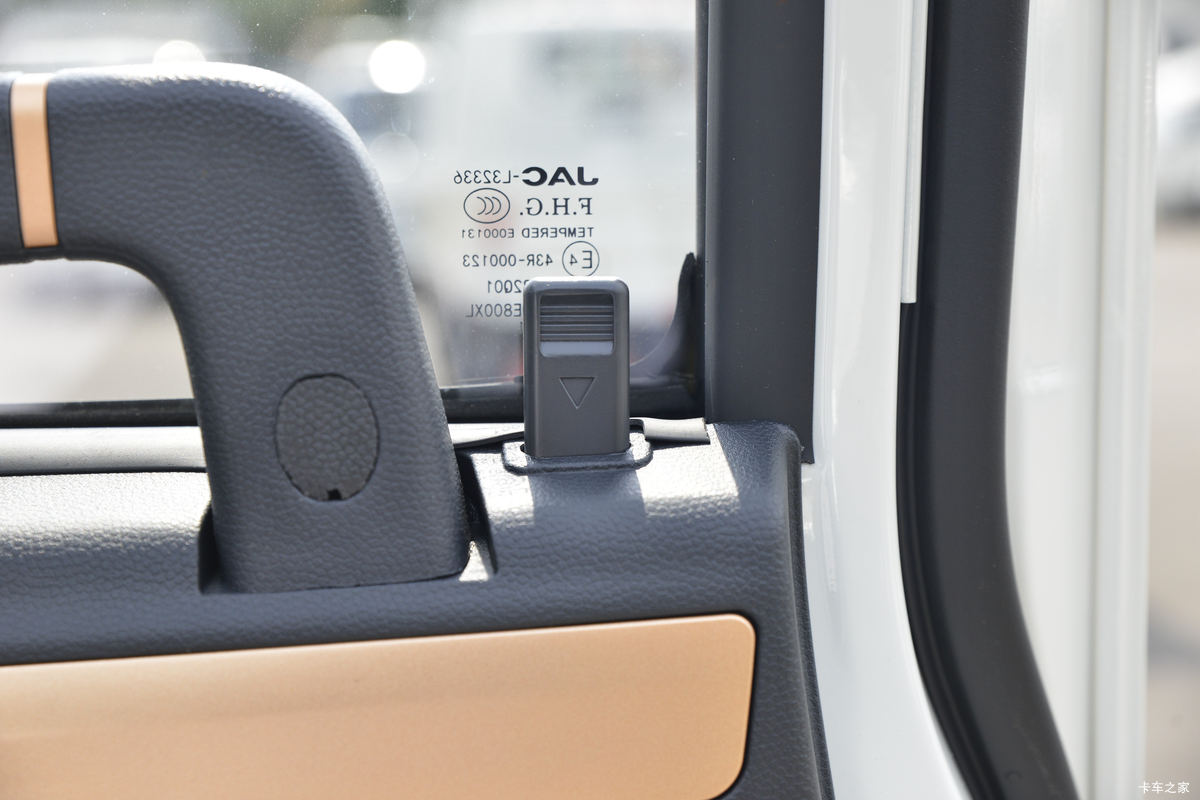 ���� ����J3 135���� 3.7�׵��Ų�դʽ�Ῠ(����)(HFC5031CCYP23K1B4S)��ʻ��                                               