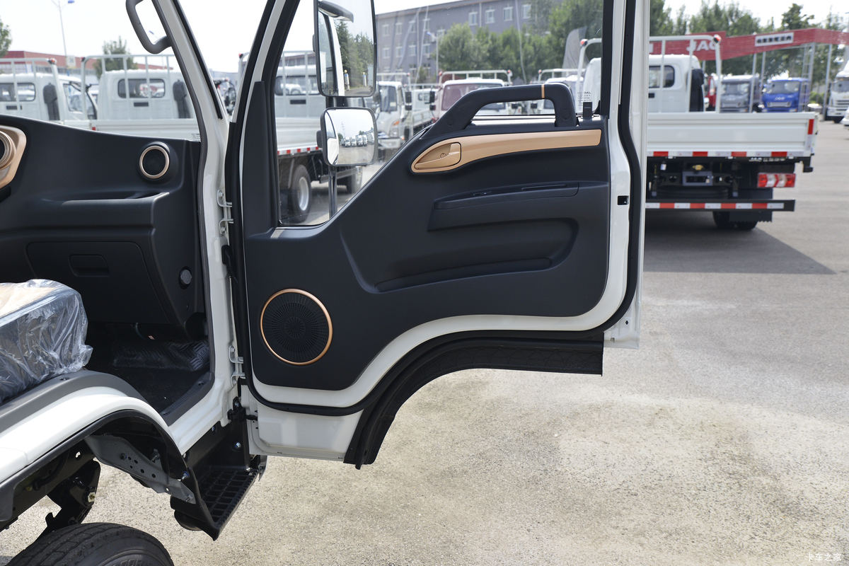 ���� ����J3 135���� 3.7�׵��Ų�դʽ�Ῠ(����)(HFC5031CCYP23K1B4S)��ʻ��                                               