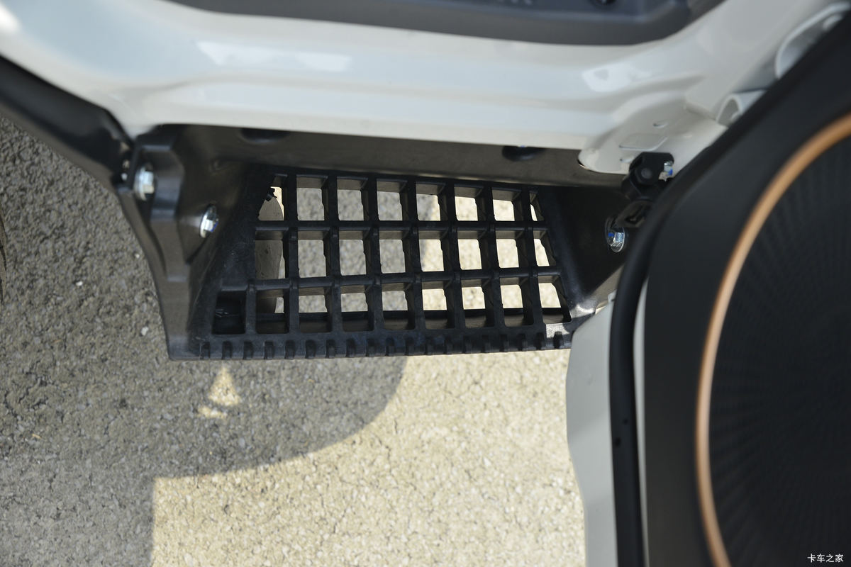 ���� ����J3 135���� 3.7�׵��Ų�դʽ�Ῠ(����)(HFC5031CCYP23K1B4S)��ʻ��                                               