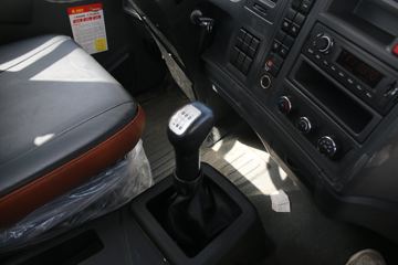 �й�����HOWO G5X�п� 220���� 4X2 5.4���Ű������ػ���(ZZ1187K421DF1)ͼƬ