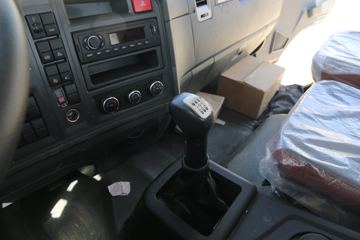 �й�����HOWO G5X�п� 220���� 4X2 5.4���Ű������ػ���(ZZ1187K421DF1)ͼƬ