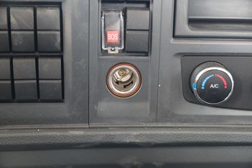 �й�����HOWO G5X�п� 220���� 4X2 5.4���Ű������ػ���(ZZ1187K421DF1)ͼƬ