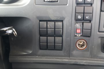 �й�����HOWO G5X�п� 220���� 4X2 5.4���Ű������ػ���(ZZ1187K421DF1)ͼƬ