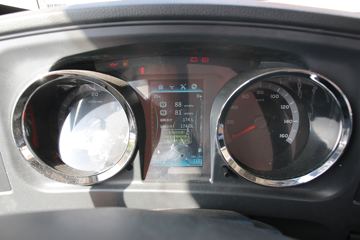 �й�����HOWO G5X�п� 220���� 4X2 5.4���Ű������ػ���(ZZ1187K421DF1)ͼƬ