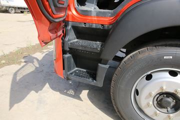 �й�����HOWO G5X�п� 220���� 4X2 5.4���Ű������ػ���(ZZ1187K421DF1)ͼƬ