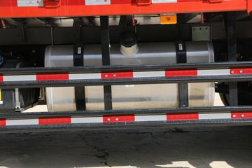 �й�����HOWO G5X�п� 220���� 4X2 5.4���Ű������ػ���(ZZ1187K421DF1)ͼƬ