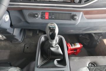 �������ó� ������9 ���˰� 156���� 4.15�׵�����ʽ�Ῠ(����)ͼƬ