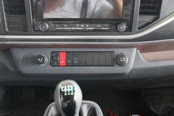 �������ó� ������9 ���˰� 156���� 4.15�׵�����ʽ�Ῠ(����)ͼƬ