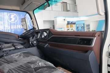 �������ó� ������9 ���˰� 156���� 4.15�׵�����ʽ�Ῠ(����)ͼƬ