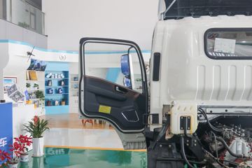 �������ó� ������9 ���˰� 156���� 4.15�׵�����ʽ�Ῠ(����)ͼƬ