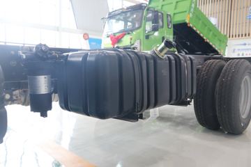 �������ó� ������9 ���˰� 156���� 4.15�׵�����ʽ�Ῠ(����)ͼƬ