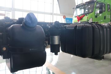 �������ó� ������9 ���˰� 156���� 4.15�׵�����ʽ�Ῠ(����)ͼƬ