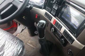 �������� ����H5�п� 245���� 4X2 6.8�ײ�դʽ�ػ���(��ʿ��10��)(LZ5180CCYH5AC1)ͼƬ