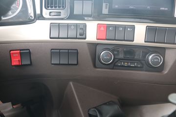 �������� ����H5�п� 245���� 4X2 6.8�ײ�դʽ�ػ���(��ʿ��10��)(LZ5180CCYH5AC1)ͼƬ