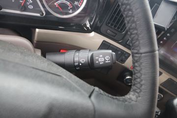 �������� ����H5�п� 245���� 4X2 6.8�ײ�դʽ�ػ���(��ʿ��10��)(LZ5180CCYH5AC1)ͼƬ