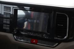 陕汽重卡 德龙L5000 旗舰版 245马力 4X2 6.8米仓栅式载货车(国六)(SX5189CCYLA501F2)