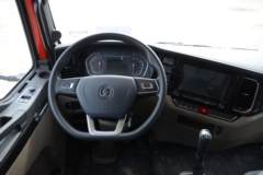 陕汽重卡 德龙L5000 旗舰版 245马力 4X2 6.8米仓栅式载货车(国六)(SX5189CCYLA501F2)