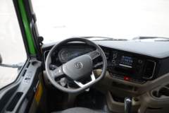 陕汽重卡 德龙M3000S 公路标准版 400马力 8X4 6.8米自卸车(国六)