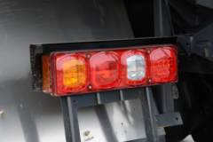 陕汽重卡 德龙X5000 公路标准版 430马力 8X4 7.6米自卸车(国六)(SX33195D406)