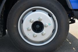 骏铃V7(原骏铃A8)&nbsp;载货车底盘                                                图片