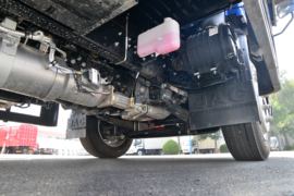 骏铃V7(原骏铃A8)&nbsp;载货车底盘                                                图片