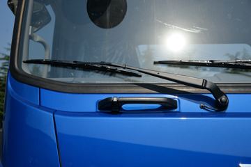 ���� ����˹V9 220���� 4X2 5.95�ײ�դʽ�ػ���ͼƬ