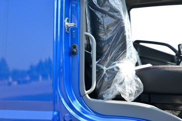 ���� ����˹V9 220���� 4X2 5.95�ײ�դʽ�ػ���ͼƬ