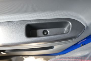 ���� ����˹V9 220���� 4X2 5.95�ײ�դʽ�ػ���ͼƬ