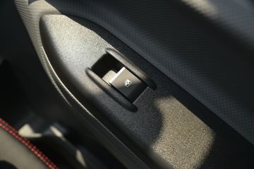 ���� ����˹V9 220���� 4X2 5.95�ײ�դʽ�ػ���ͼƬ