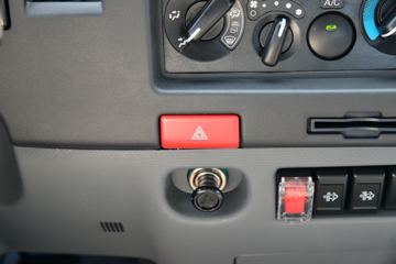 ���� ����˹V9 220���� 4X2 5.95�ײ�դʽ�ػ���ͼƬ