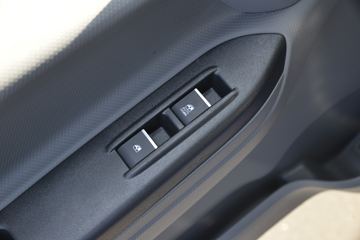 ���� ����˹V9 220���� 4X2 5.95�ײ�դʽ�ػ���ͼƬ