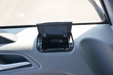 ���� ����˹V9 220���� 4X2 5.95�ײ�դʽ�ػ���ͼƬ