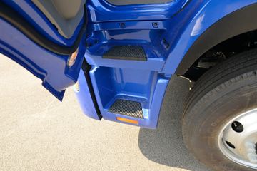 ���� ����˹V9 220���� 4X2 5.95�ײ�դʽ�ػ���ͼƬ