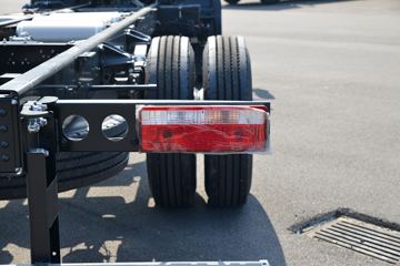 ���� ����˹V9 220���� 4X2 5.95�ײ�դʽ�ػ���ͼƬ