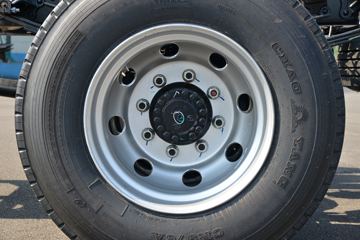 ���� ����˹V9 220���� 4X2 5.95�ײ�դʽ�ػ���ͼƬ