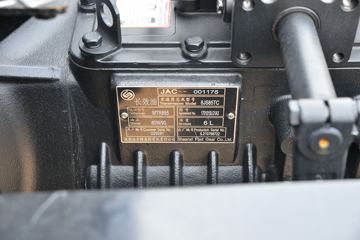 ���� ����˹V9 220���� 4X2 5.95�ײ�դʽ�ػ���ͼƬ