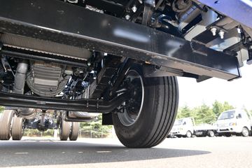 ���� ����˹V9 220���� 4X2 5.95�ײ�դʽ�ػ���ͼƬ