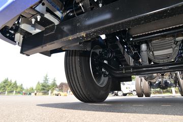 ���� ����˹V9 220���� 4X2 5.95�ײ�դʽ�ػ���ͼƬ