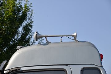 ���� ����˹V9 220���� 4X2 6.2�ײ�դʽ�ػ���ͼƬ