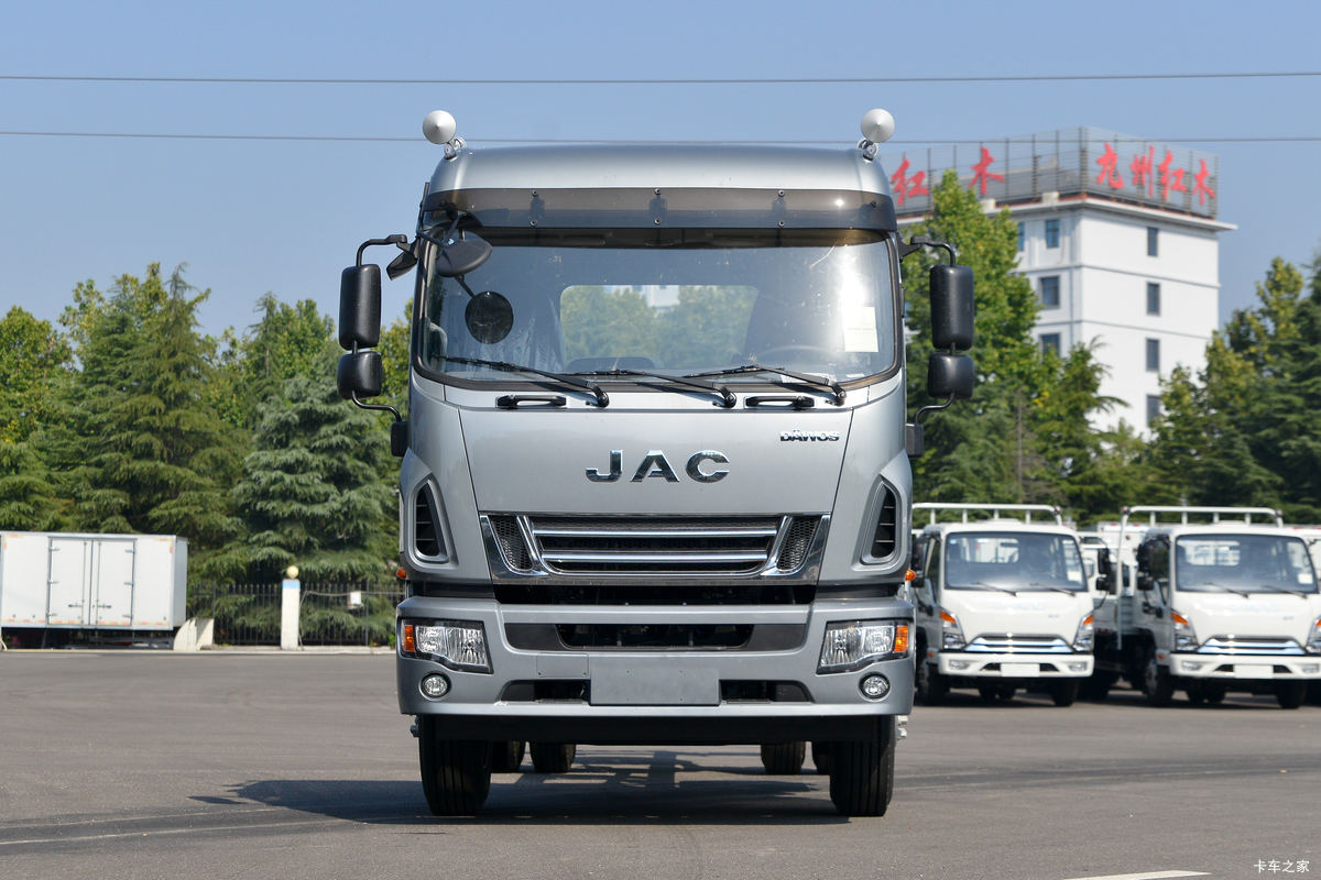 江淮 德沃斯V9 220马力 4X2 9.8米厢式载货车(国六)