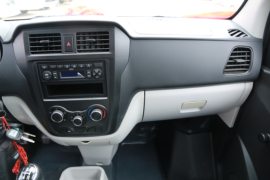 优劲T5&nbsp;载货车驾驶室                                               图片