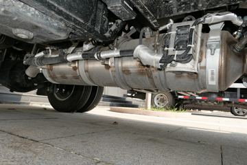 �й�����HOWO С˧ 130���� 4X2 3.95�׵�������С��(ZZ1047F3111F145)ͼƬ