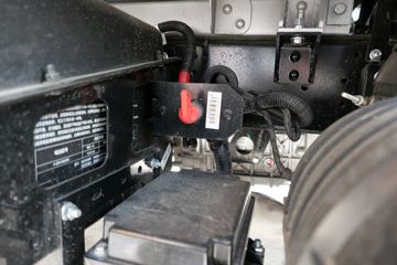 �й�����HOWO С˧ 130���� 4X2 3.95�׵�������С��(ZZ1047F3111F145)ͼƬ