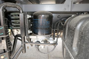 �й�����HOWO С˧ 130���� 4X2 3.95�׵�������С��(ZZ1047F3111F145)ͼƬ