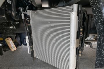 �й�����HOWO С˧ 130���� 4X2 3.95�׵�������С��(ZZ1047F3111F145)ͼƬ