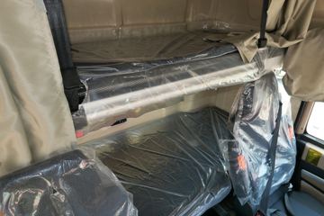 �й����� HOWO TX�ؿ� 430���� 6X4 ǣ����(����)(ZZ4257V324GF1)ͼƬ