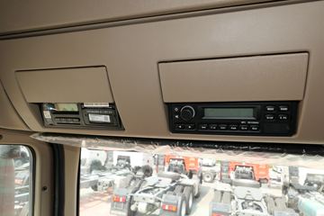 �й����� HOWO TX�ؿ� 430���� 6X4 ǣ����(����)(ZZ4257V324GF1)ͼƬ